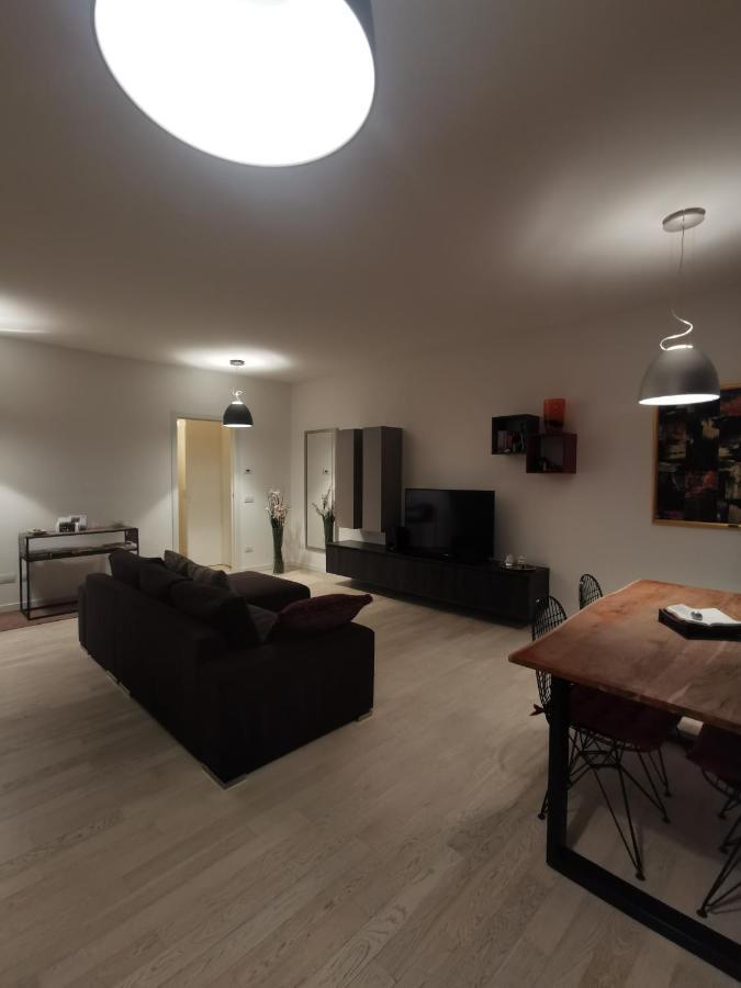 モンツァLa Casa Di Gretaアパートメント エクステリア 写真