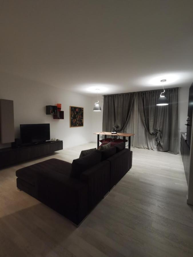 モンツァLa Casa Di Gretaアパートメント エクステリア 写真